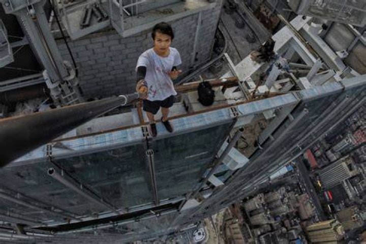 Who Is Wu Yongning? Facts About Late ‘Rooftopper’ From China – Hollywood Life