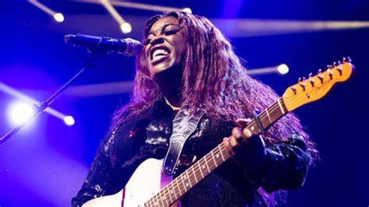Who Is Yola? 5 Things About The Country Soul & R&B Star – Hollywood Life