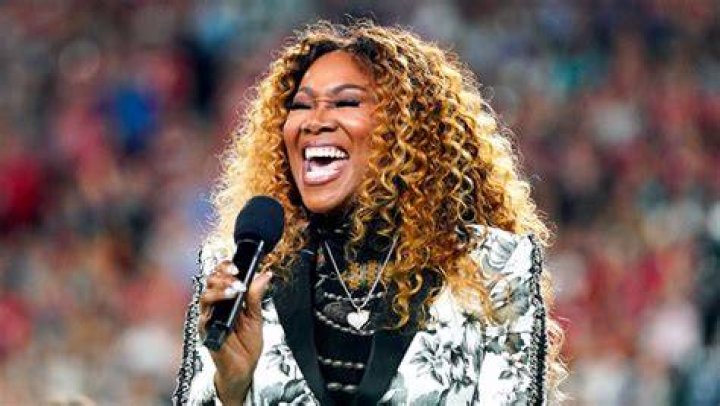 Who Is Yolanda Adams? Get To Know The Gospel Singing Sensation – Hollywood Life