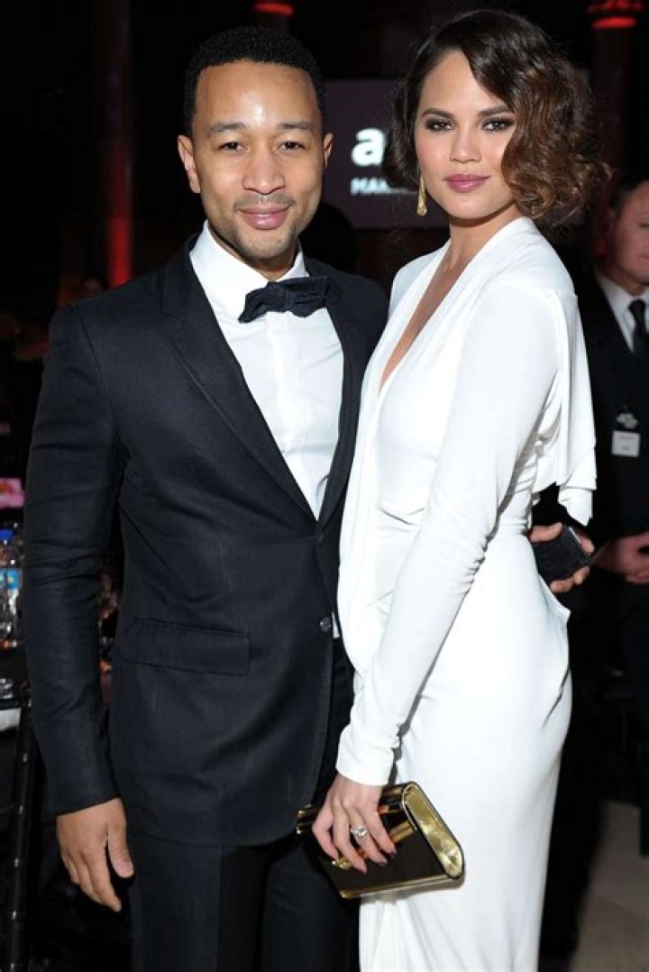 Why Chrissy Teigen & John Legend’s Openness About Miscarriage Was A ‘Healthy’ Choice, Says Expert