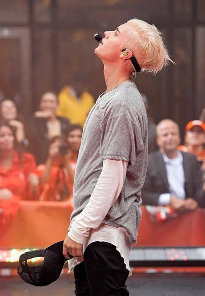 Why Did Justin Bieber Bleach His Hair Platinum Blonde? His Superstitious Reason – Hollywood Life