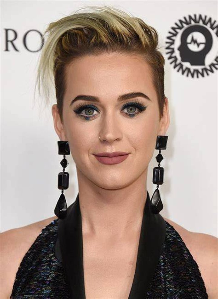 Wildest Beauty Looks of 2017 — SEE PICS