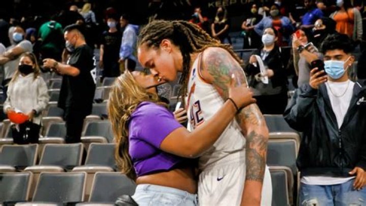 WNBA Star Brittney Griner’s Wife Breaks Down In Tears, Begging Biden To ‘Go Get Her’ From Russian Prison