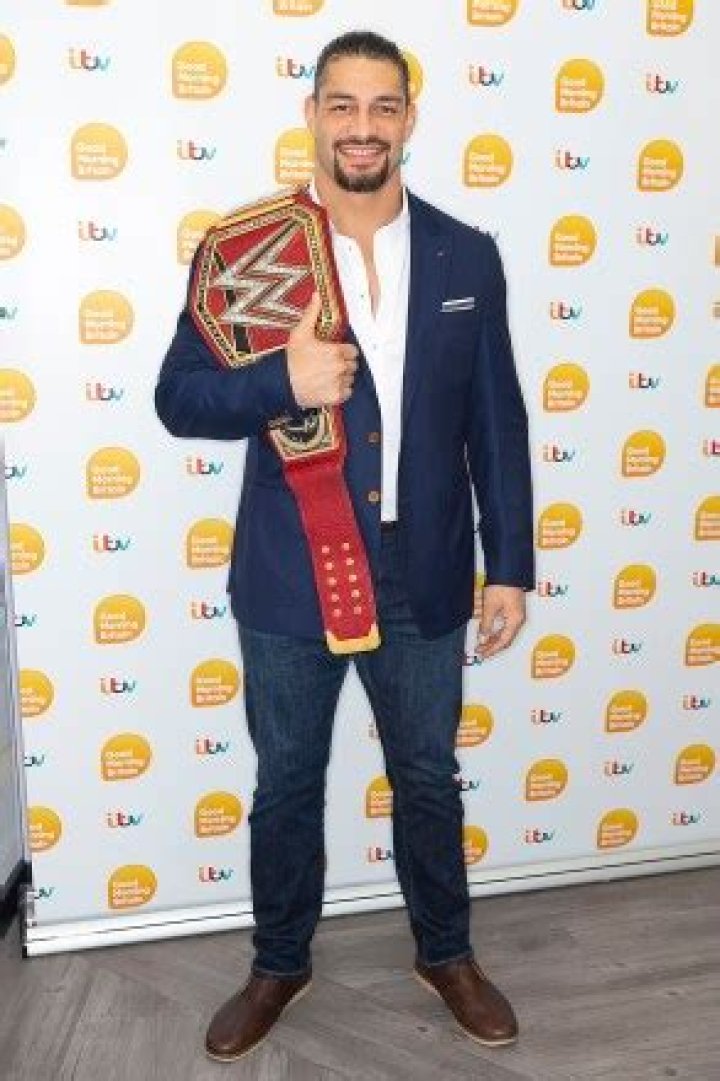 WWE Celebs React With #ThankYouRoman Tweets – Hollywood Life