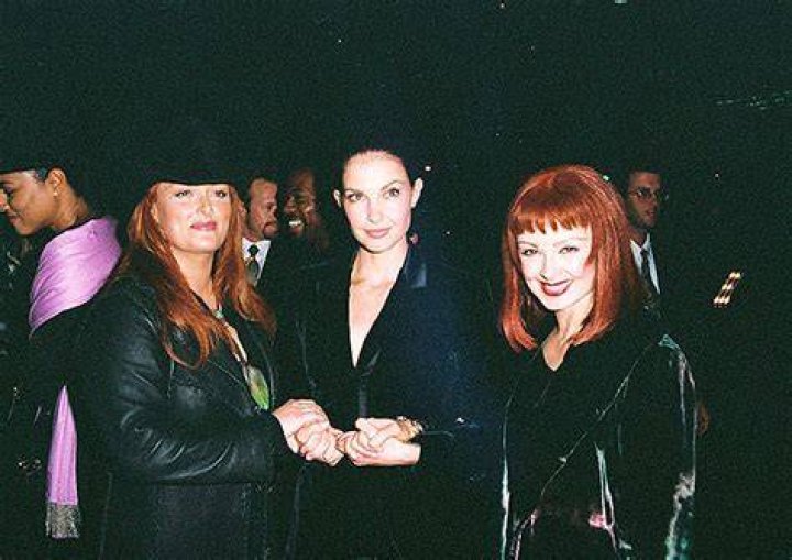 Wynonna Responds To Rumored Feud With Sister Ashley Over Mom’s Estate – Hollywood Life