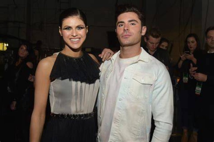 Zac Efron & Girlfriend Vanessa Valladares Prove They’re Still Together After Flying Into Sydney Together