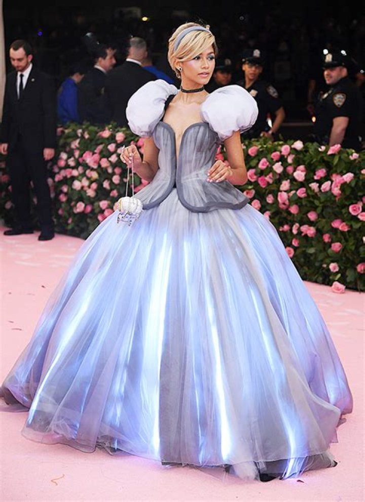 Zendaya’s Dress At Met Gala 2019 — Channels Cinderella – Hollywood Life