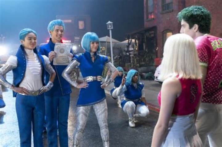 ‘Zombies 3’ Cast On The New Alien, ‘Epic’ Musical Numbers & More – Hollywood Life