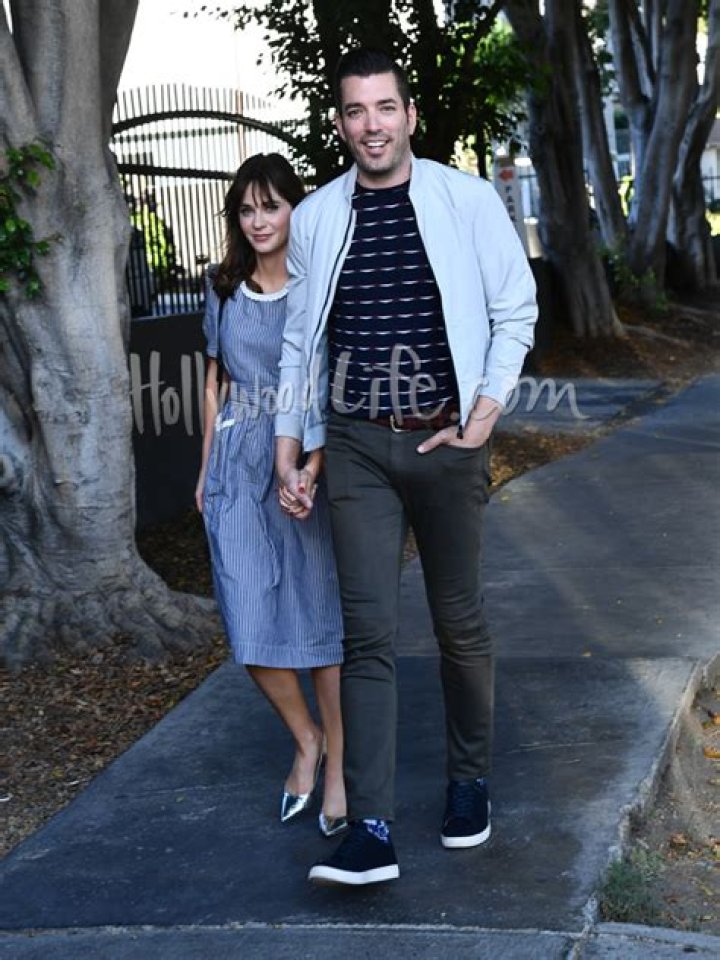 Zooey Deschanel & Jonathan Scott Dating After Her Split From Husband – Hollywood Life