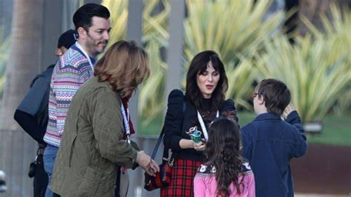 Zooey Deschanel & Jonathan Scott Take Her Kids To Museum: Photo – Hollywood Life